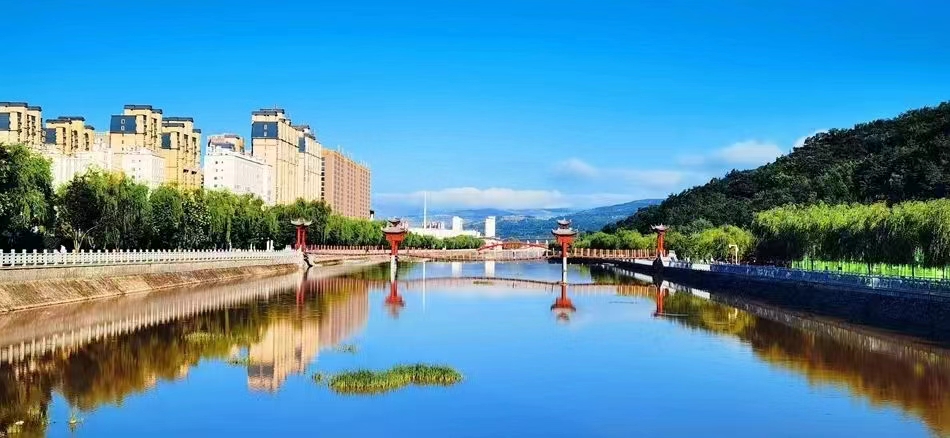 板下种草生态修复和板间种植这种模式蒙草公司每亩营收和净利润有多少？目前复制推广有多少亩？