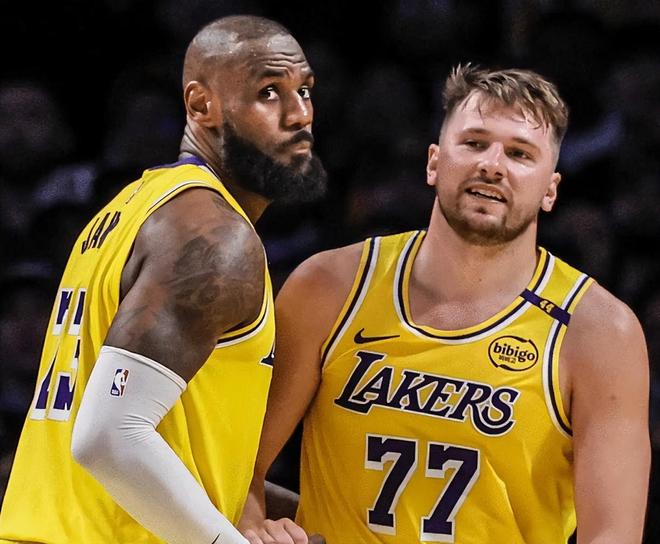 NBA西部格局巨变：马刺逆转太阳锁定季后赛，湖