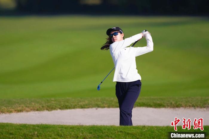 潘艳红张家港双山挑战赛首轮领先 68杆暂居榜首