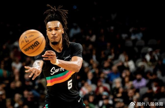 文班亚马爆发率队大胜雄鹿 卡斯尔三双助马刺稳