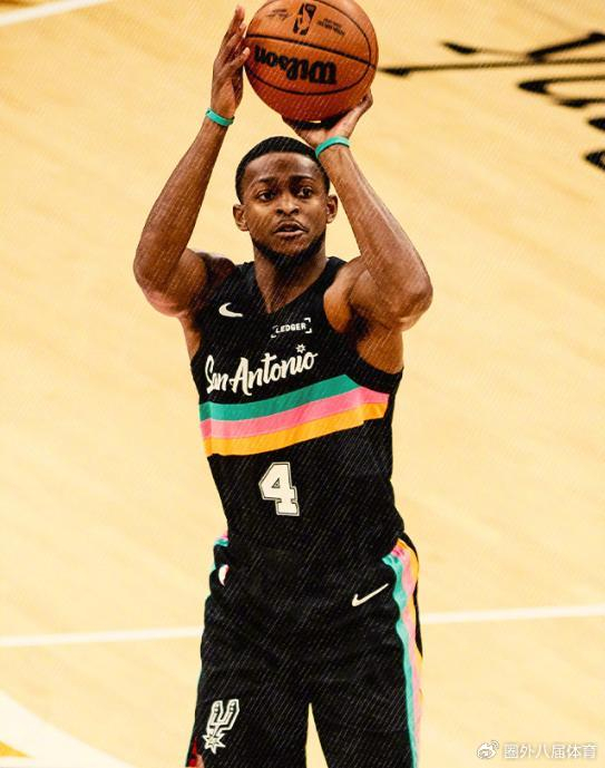 文班亚马爆发率队大胜雄鹿 卡斯尔三双助马刺稳