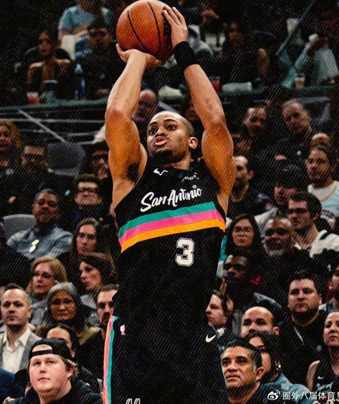 文班亚马爆发率队大胜雄鹿 卡斯尔三双助马刺稳