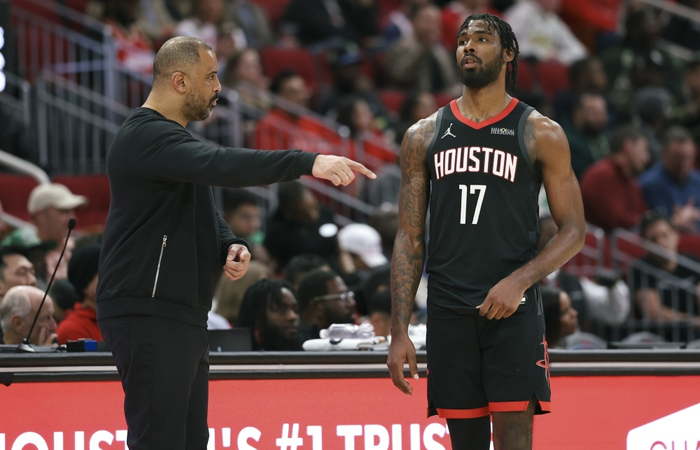 火箭弃用芬尼-史密斯反促连胜，季后赛席位争夺