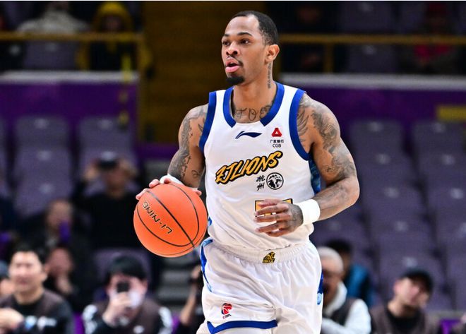 广厦逆转宁波迎三连胜 布朗复出助队反超